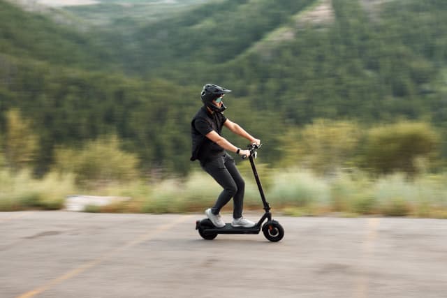 Vmax e-scooter lifestyle