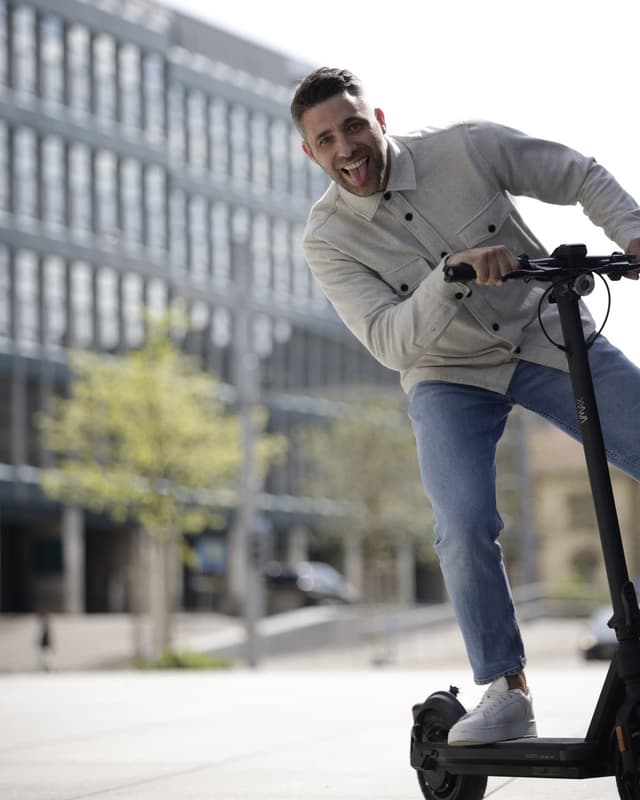 Vmax e-scooter product